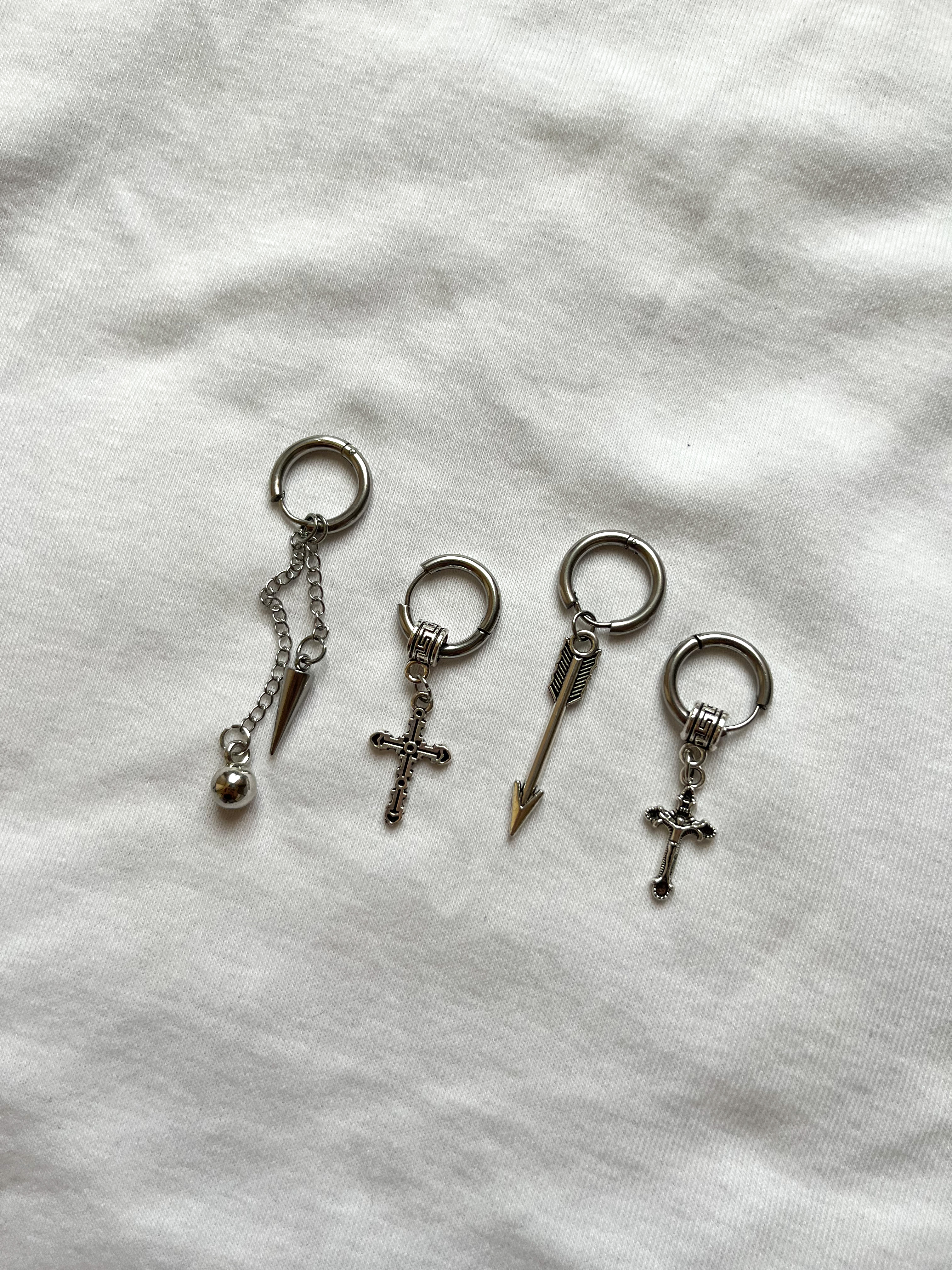 پیریسینگ های خفن صلیب و ستاره